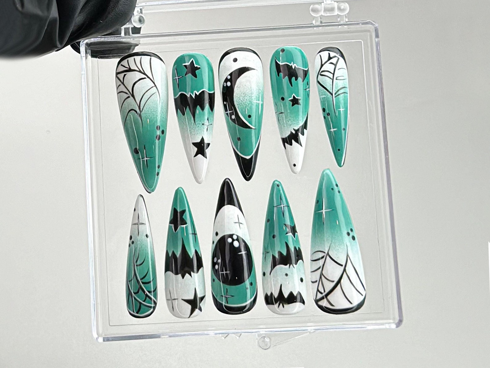 Gothic Halloween Press On Nails | Green Ombre Gothic Nails | Spooky Green Ombre Nail Art | Y2k Nails | Gothic Nails | Press Ons | OB577TK