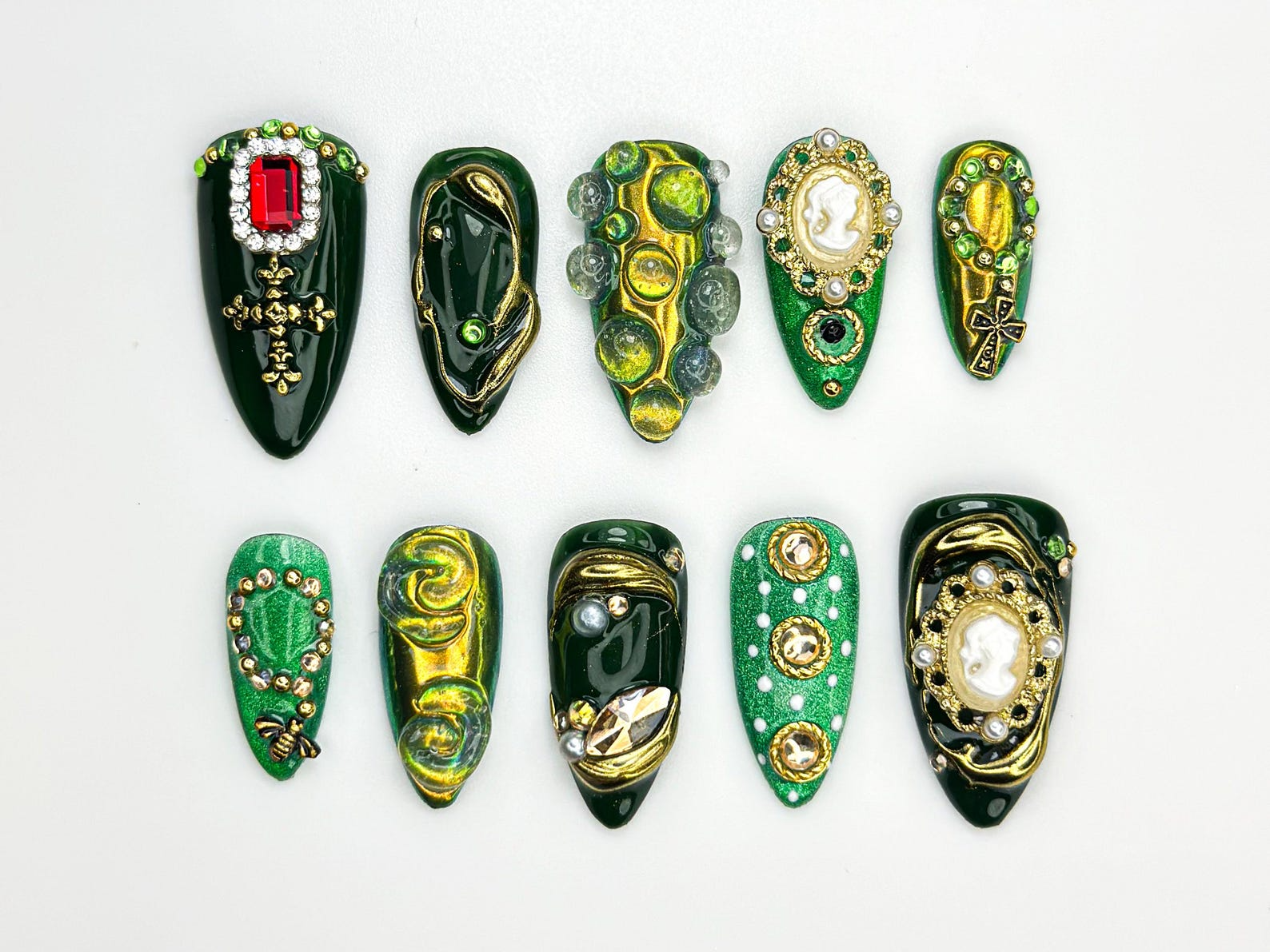 Royal Green Gold Press On Nails | Gold Foil Cameo Nail Art | Baroque Gemstone Nail Design | Victorian Green Press Ons | Retro Nails| OB866H