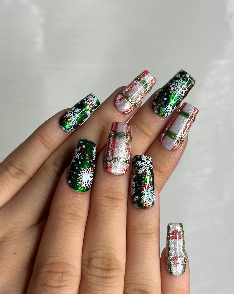 Holiday Sparkle Green Press On Nails For Christmas | Red Green Christmas Nails | Snowflake Glitter Nail Art | Festive Press Ons | Winter Nails | OC227HC