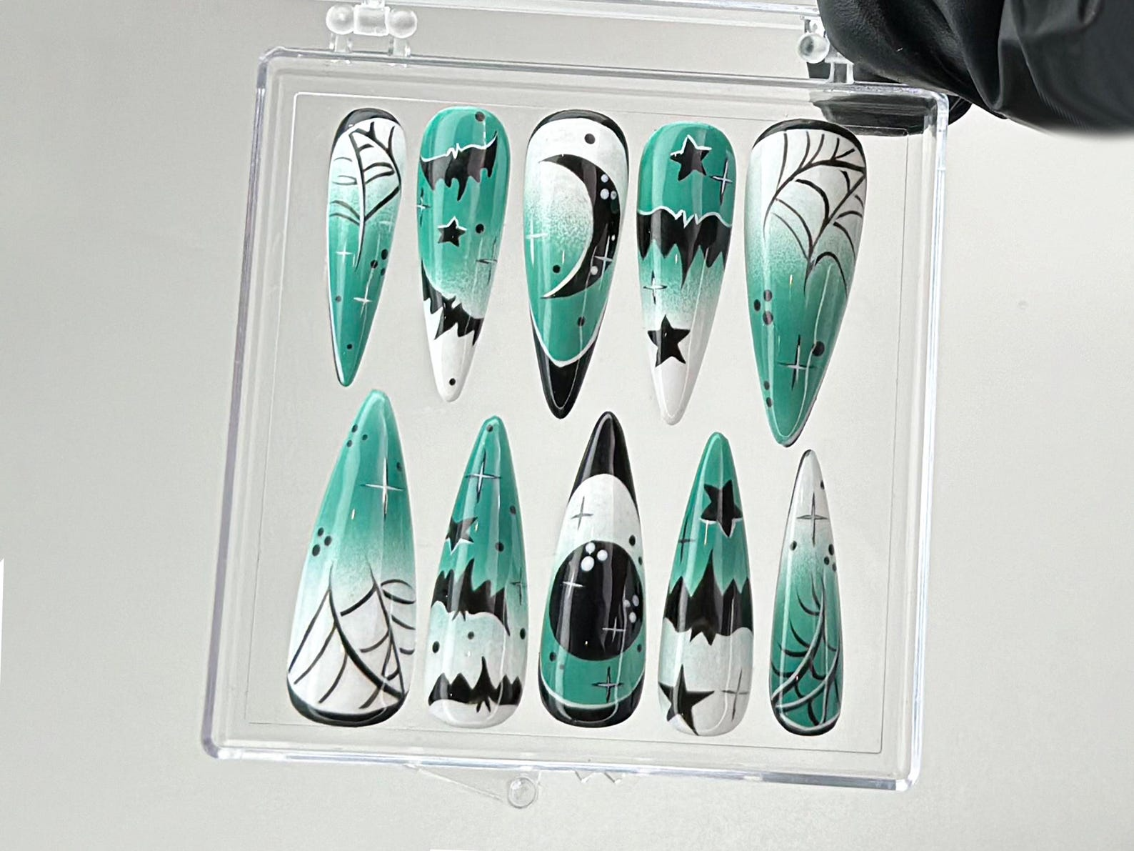 Gothic Halloween Press On Nails | Green Ombre Gothic Nails | Spooky Green Ombre Nail Art | Y2k Nails | Gothic Nails | Press Ons | OB577TK