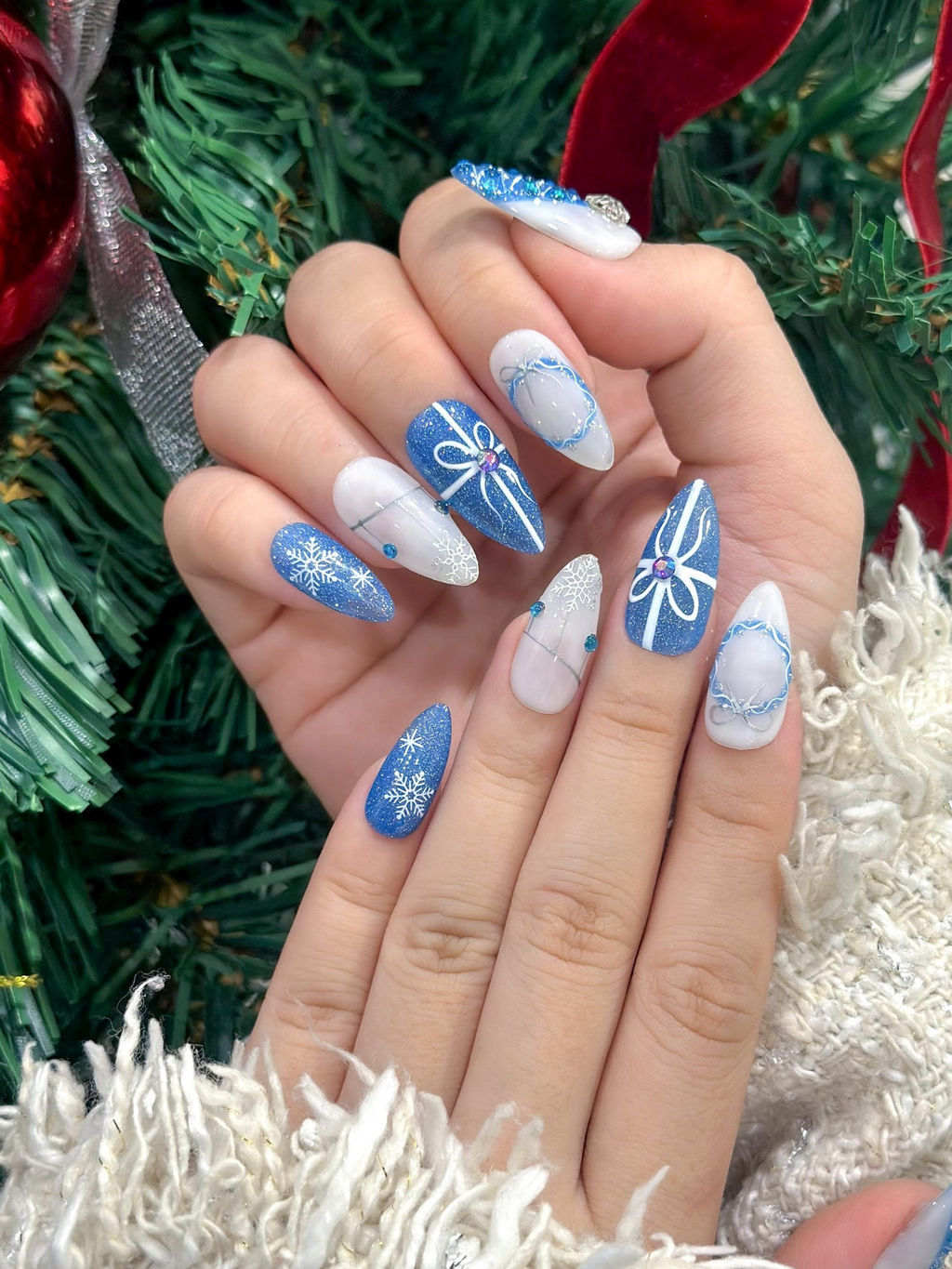 Frosty Blue Winter Gift Press On Nails For Christmas | Snowflake Glitter Christmas Nails | Blue White Holiday Set | 3D Icy Tree Accent | OC930EC