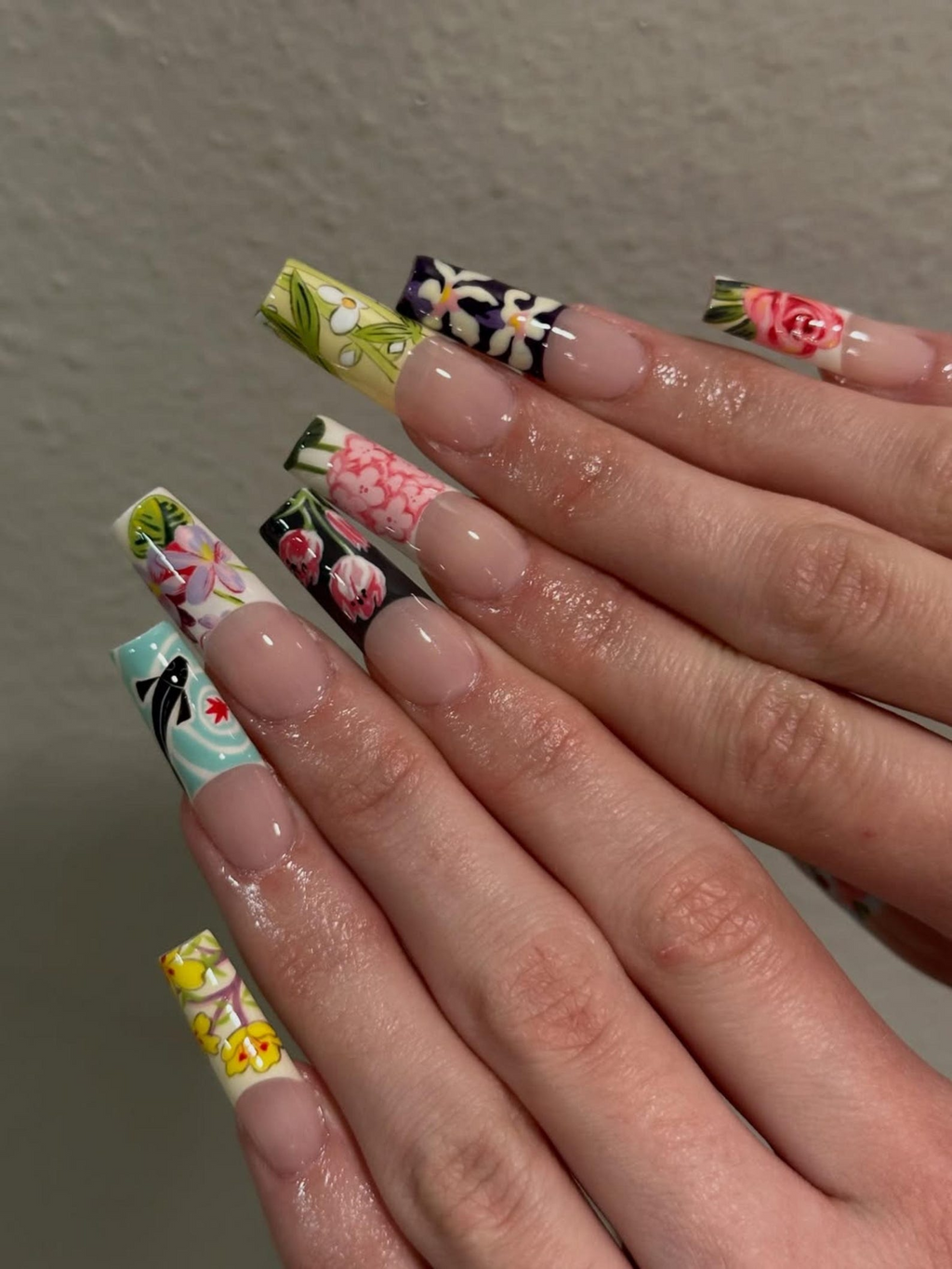 Handmade Vintage Botanical Press On Nails. Japanese Floral Garden Fake Nails. Unique Retro Flower Pattern Nails for Special Events | OB305HK