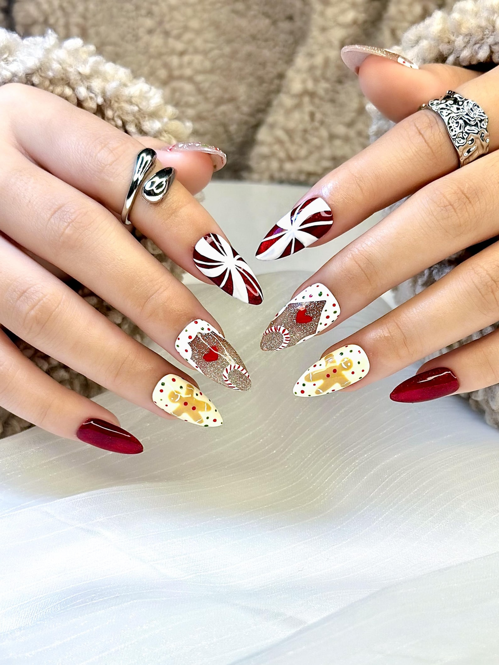 Wonderland Christmas Press On Nails | Santa Claus Christmas Nail Art | Candy Cane & Tree Nails | Cute Winter Nail Set | OB219EK