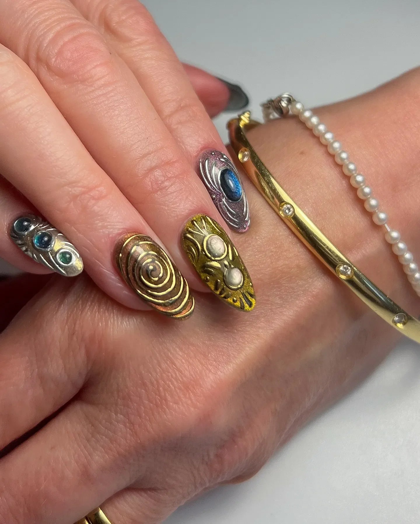 Handmade 3D Metallic Ancient Artifact Gemstone Chrome Press on Nails G32