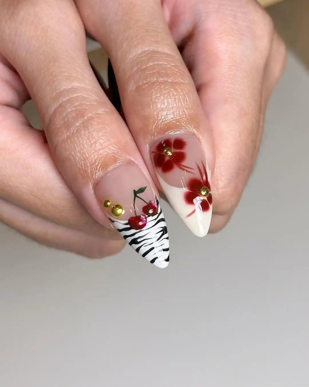Handmade Blossom Beautiful Aura Cherry Brown & White Press-on Nails S19