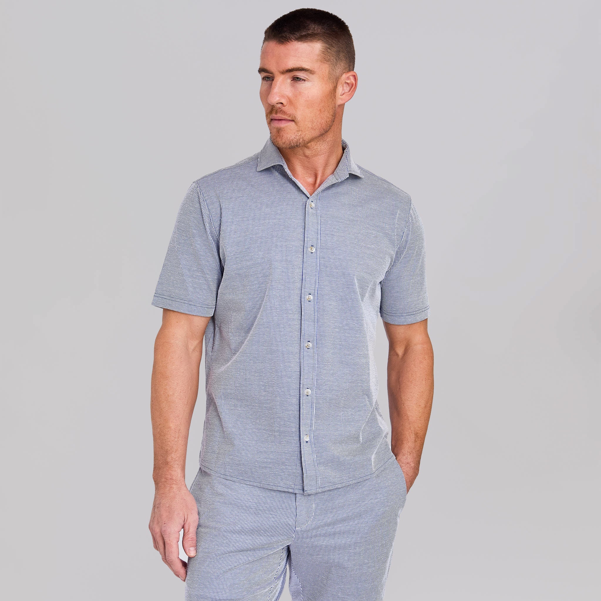 The Cole - Stretch Seersucker SS Shirt - Navy/White