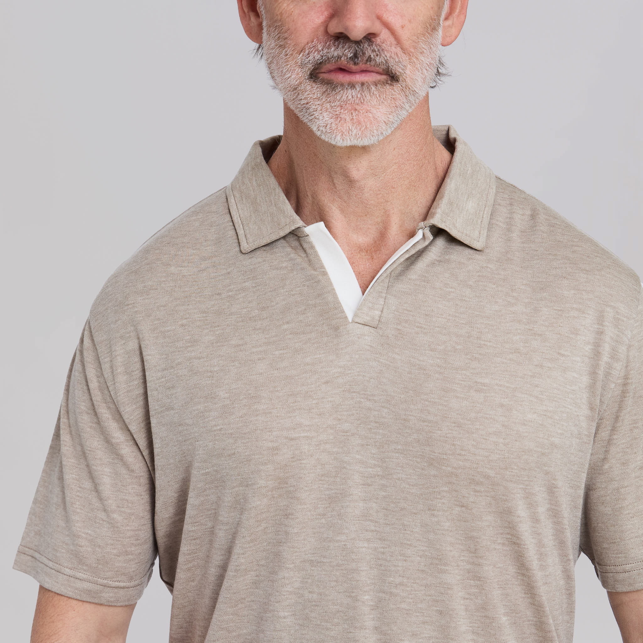 The Everett - Double Placket Johnny Collar Polo - Taupe/White