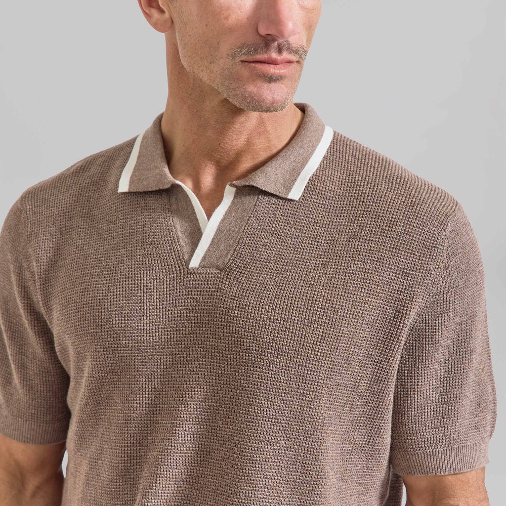 The Adair - Cotton Cashmere SS Polo w/Tipping - Camel / Off White